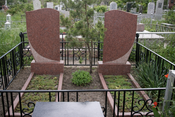 Памятники