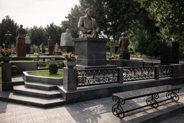 Памятники